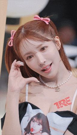 台北国际成人展真实现场 旋转女优抖奶热舞4K无水原版[17G]-1.gif