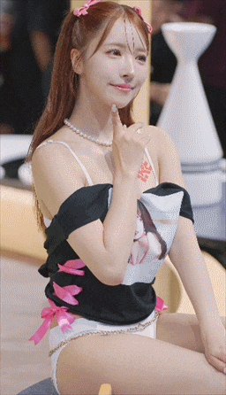 台北国际成人展真实现场 旋转女优抖奶热舞4K无水原版[17G]-2.gif