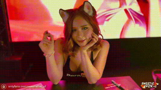 OnlyFans[Sweetie Fox]色情模特被最大的粉丝操 [夸克/1v/545mb]-1.gif