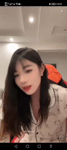 抖音颜值主播各显神通 擦边闪现走光 一周精选合集[4G]-5.gif