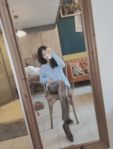 抖娘利世 自拍福利vlog 超级透视衣料 露奶晕露唇视频福利合集[6.98G/241V+239P/夸克]-8.gif
