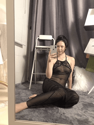 抖娘利世 自拍福利vlog 超级透视衣料 露奶晕露唇视频福利合集[6.98G/241V+239P/夸克]-9.gif