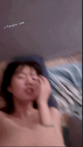 [绿帽泄密]白嫩女友超害羞，啪啪不停遮脸,还是被强拍。有生活照，反差对比值得一撸[7V 450M]-2.gif