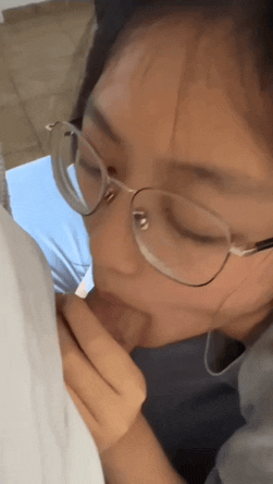 众多福利姬美女口交 口爆视频合集 [4.25G/62V/夸克]-7.gif