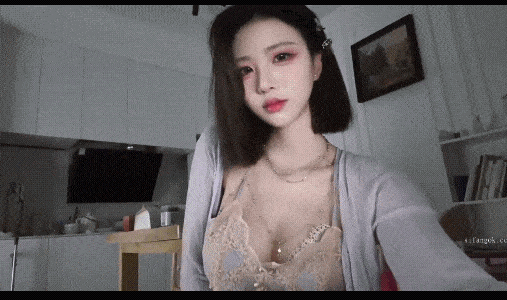 抖音魅魔[江心月殿下]高价会议制服角色扮演脸奶逼同框特写[8v 3.1g]-2.gif